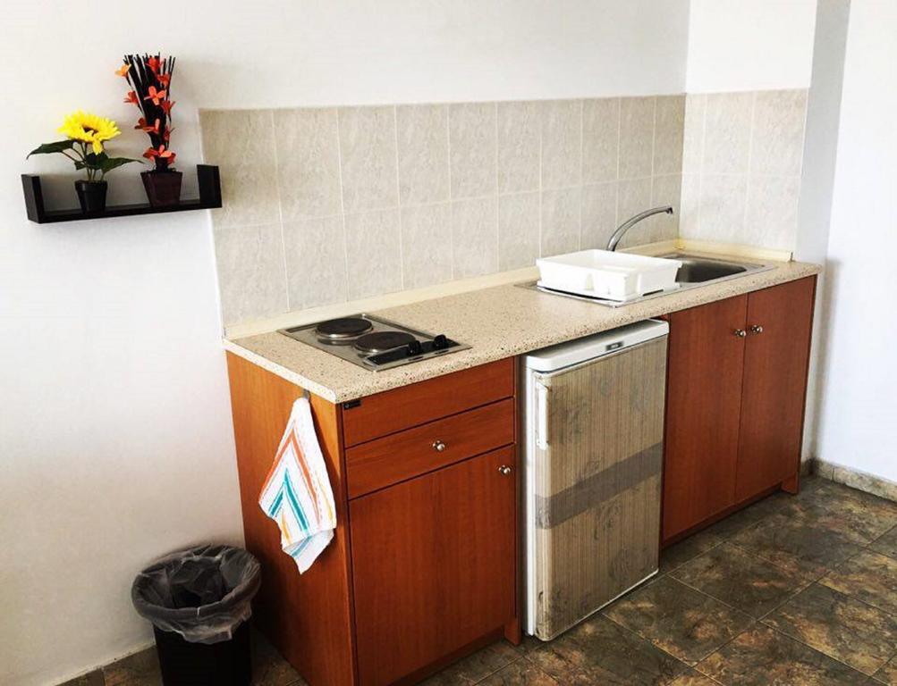 乐园公寓酒店 法里拉基 外观 照片