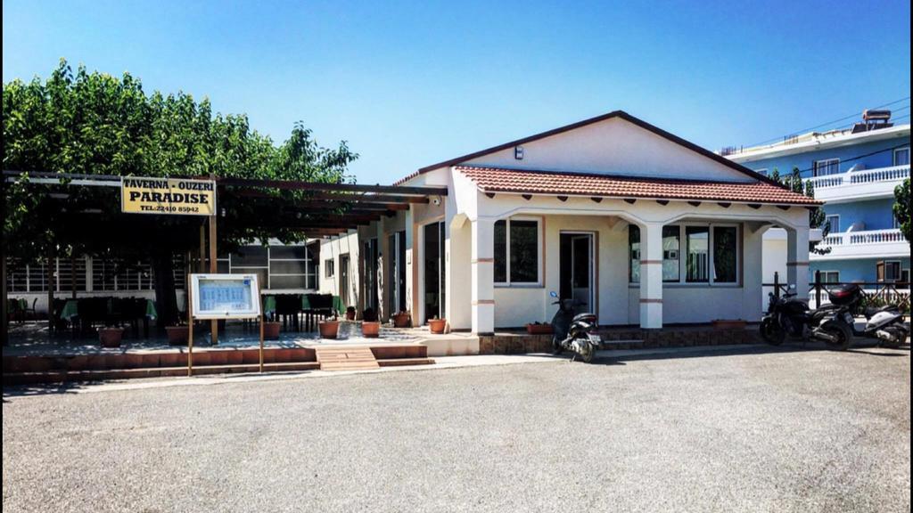 乐园公寓酒店 法里拉基 外观 照片